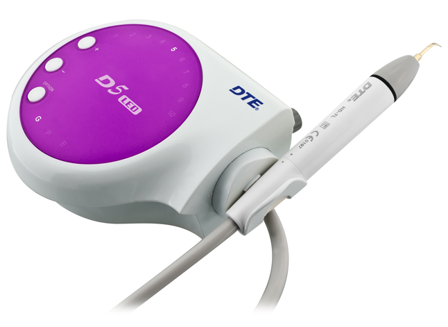 Скалер DTE D5 LED ультразвуковий, наконечник з LED-підсвіткою, роз'єм SATELEC; в комплекті: 5 насадок, 1 ендочак 120 град, динамометричний ключ; режими роботи: скейлінг, періо, ендо