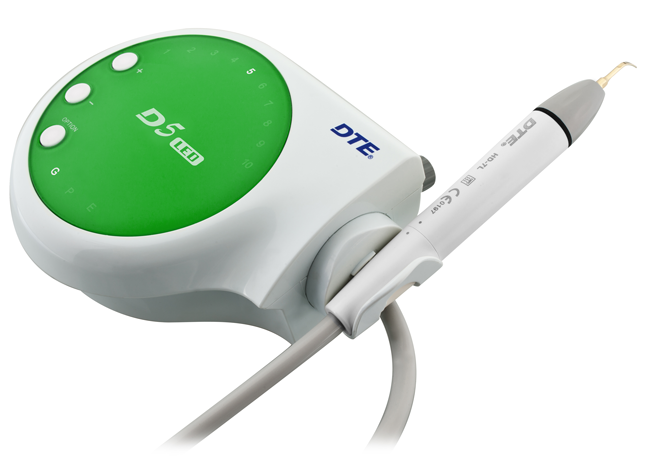 Скалер DTE D5 LED ультразвуковий, наконечник з LED-підсвіткою, роз'єм SATELEC; в комплекті: 5 насадок, 1 ендочак 120 град, динамометричний ключ; режими роботи: скейлінг, періо, ендо