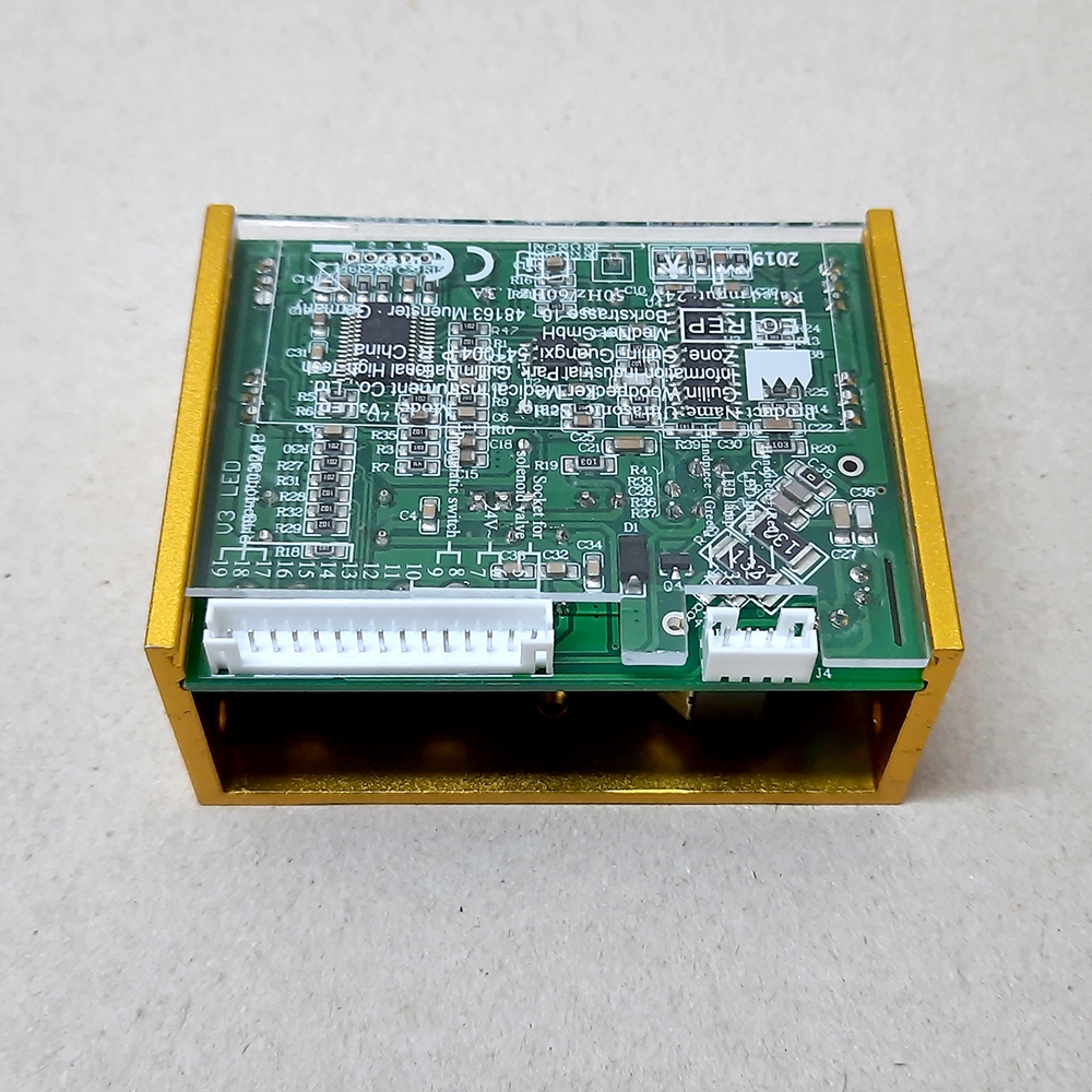 Скалер DTE V3 LED ультразвуковий, для вбудування, наконечник з LED-підсвіткою, різьба SATELEC; в комплекті: 5 насадок, 1 насадка ендочак 120 град, динамометричний ключ; режими роботи: скейлінг, ендо; довжина шлангу 2 м