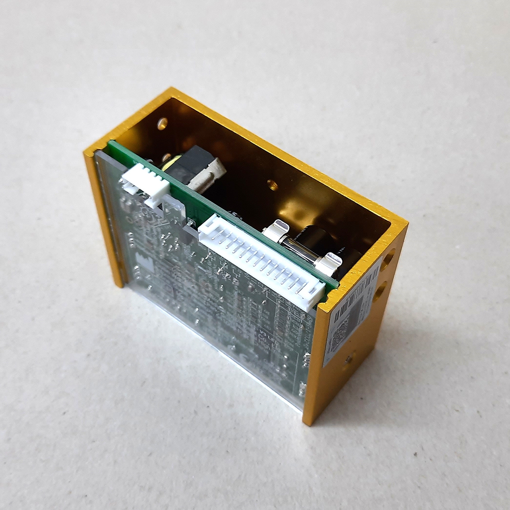 Скалер DTE V3 LED ультразвуковий, для вбудування, наконечник з LED-підсвіткою, різьба SATELEC; в комплекті: 5 насадок, 1 насадка ендочак 120 град, динамометричний ключ; режими роботи: скейлінг, ендо; довжина шлангу 2 м