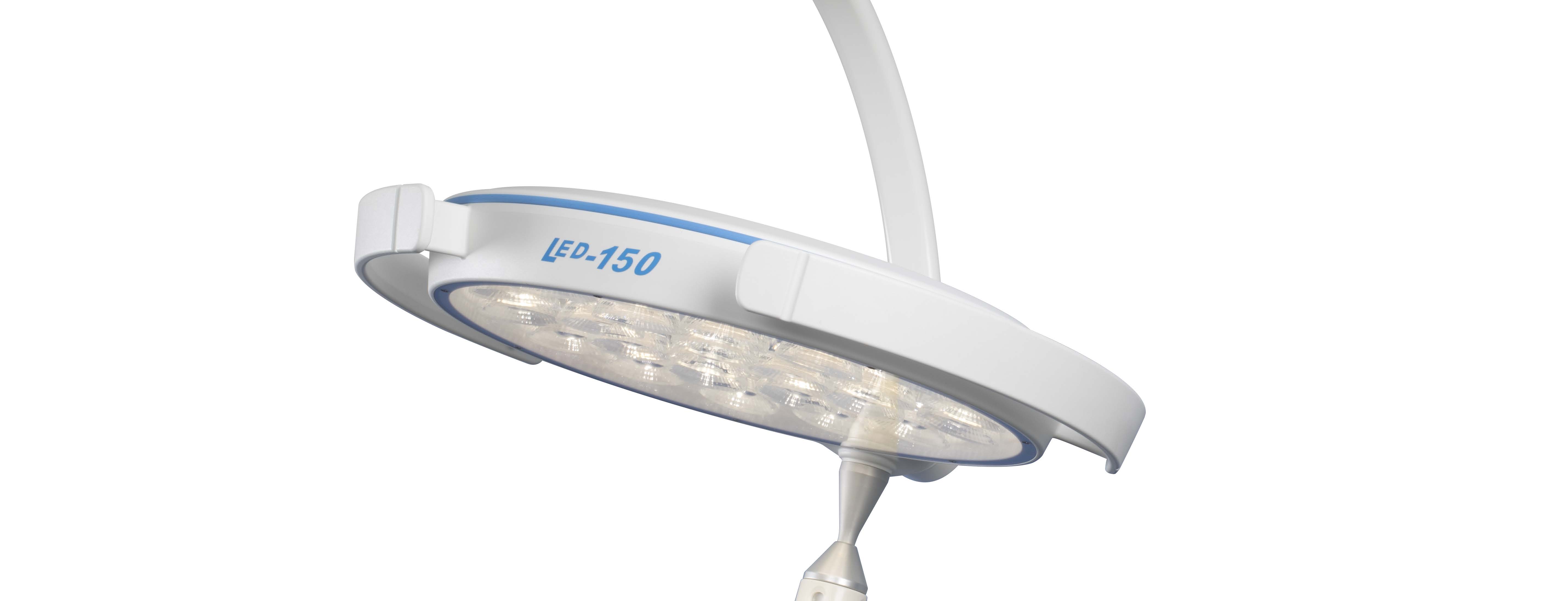 Світильник операційний Mach LED 150FP, інтенсивність освітлення - 130 000 Lux, фіксована колірна температура - 4 500 К, діаметр світлового поля (17-24 см) мобільний, SWING - arm, 4-рьох колісний. Діаметр світильника- 40 см.