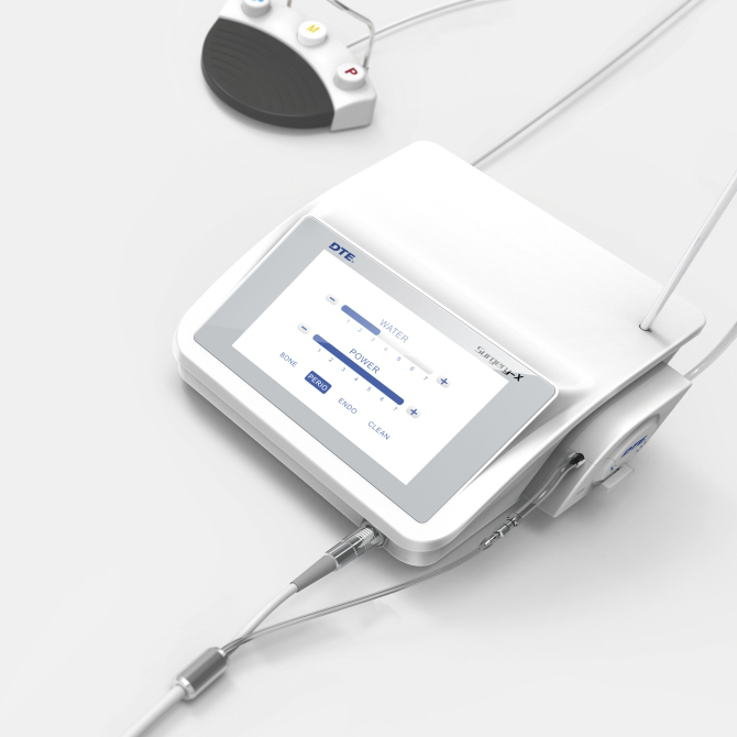 П'єзотом DTE-Woodpecker SURGERY-X: Апарат для п'єзохірургії з 2 LED-наконечниками та 14 насадками (стандарт насадок Mectron)